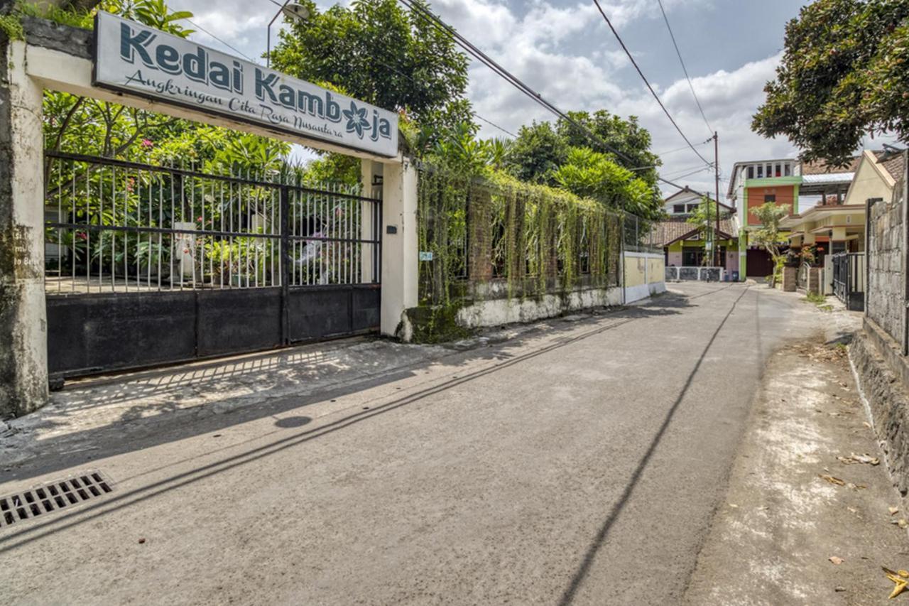 Reddoorz Hostel Near Adisucipto Airport Yogyakarta Kalasan Exterior photo